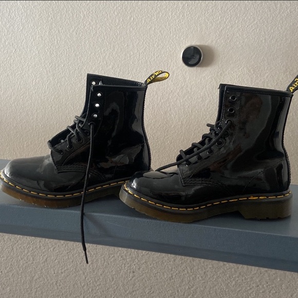 Dr. Martens Shoes - Size 5 doc Martens